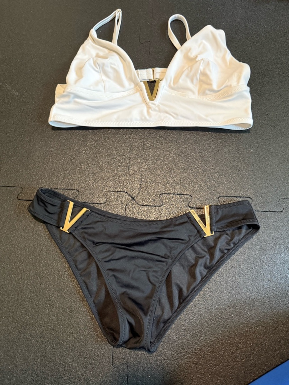 Victoria's Secret Black and White Solid Seperates